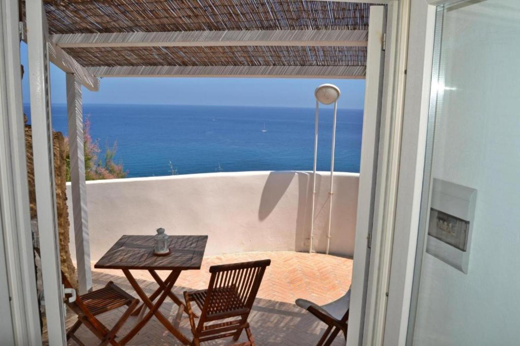 Maridea - Cave Apartments Ponza Bagian luar foto