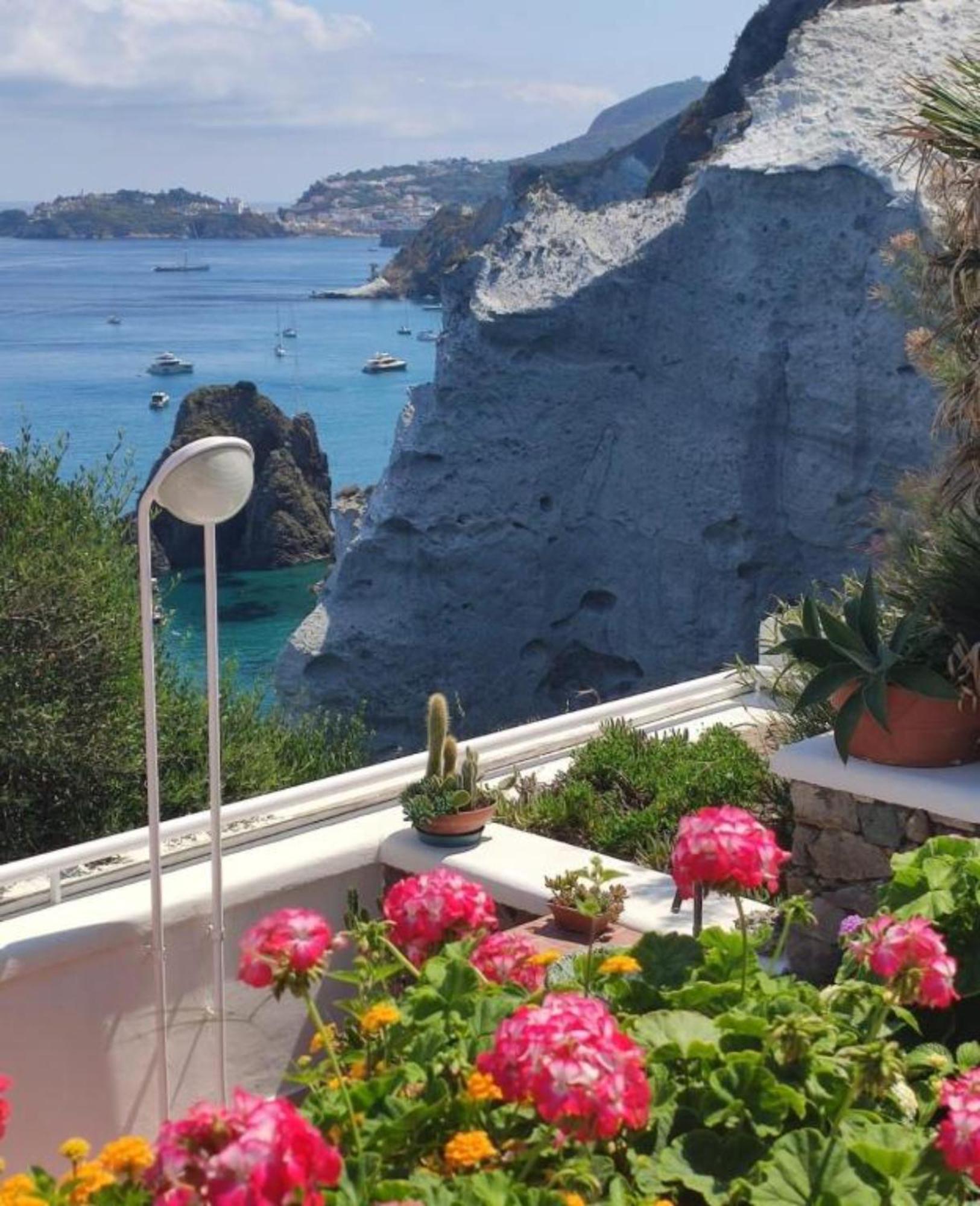 Maridea - Cave Apartments Ponza Bagian luar foto